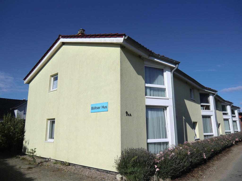 Boeltser Hus Ferienwohnungen Mit Strandkorb Und Kamin 10 Gehminuten Zum Kurtaxefreien Sandstrand Kraksdorf Exterior photo