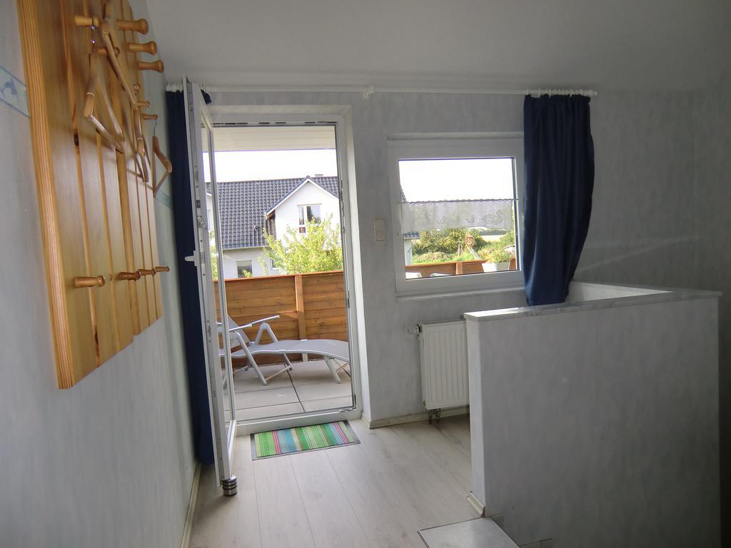 Boeltser Hus Ferienwohnungen Mit Strandkorb Und Kamin 10 Gehminuten Zum Kurtaxefreien Sandstrand Kraksdorf Exterior photo